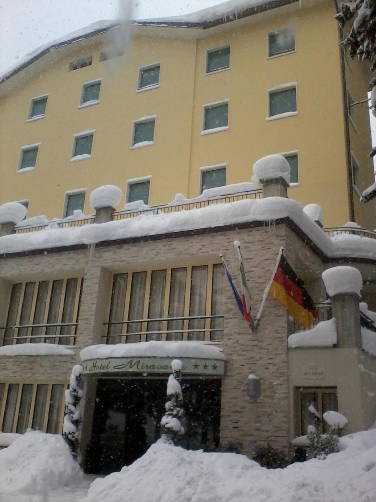 Hotel Miravalle 2000 Лициано ин Белведере Екстериор снимка