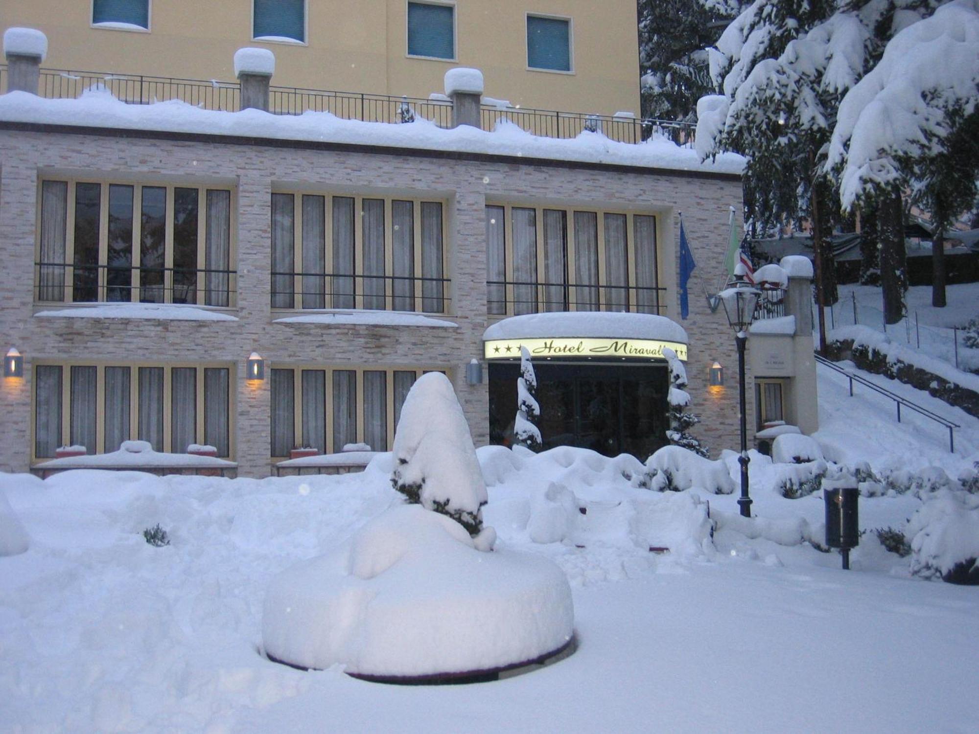 Hotel Miravalle 2000 Лициано ин Белведере Екстериор снимка